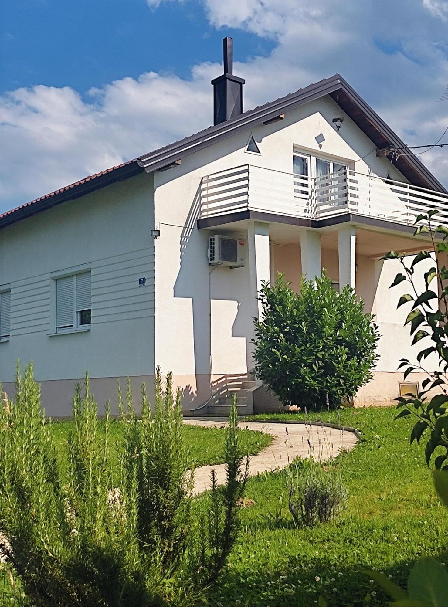 Guest House Pin Laktaši Exteriér fotografie